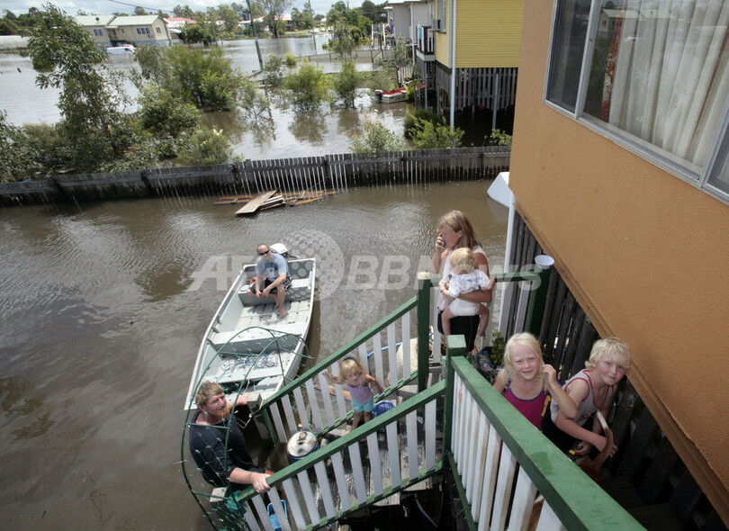 洪水で3千人以上が孤立、オーストラリア