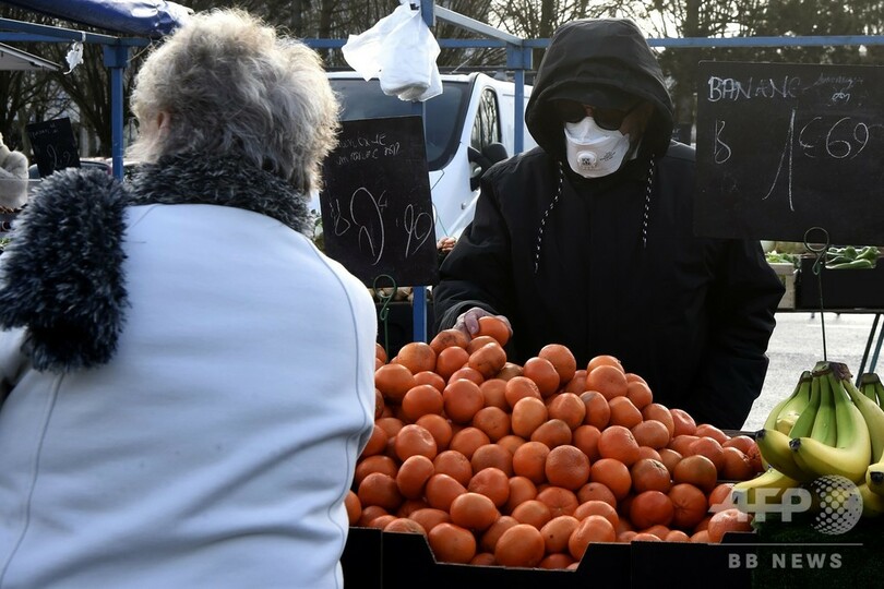 フランスの新型コロナ、死者7人 感染者423人に