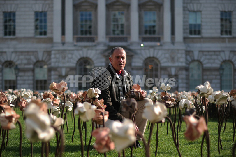 英ロンドンに春到来？咲き乱れるアートの花
