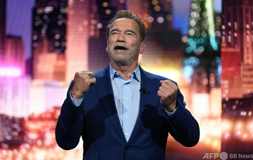 シュワルツェネッガー氏、独空港で拘束 高級腕時計申告せず
