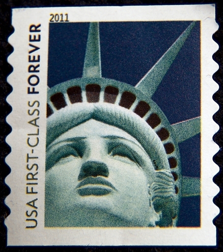 切手の「自由の女神」は偽物、米郵政公社が釈明 写真2枚 国際ニュース