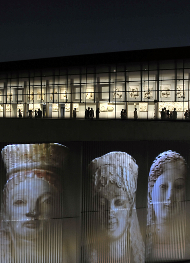 古代ギリシャの美術品集めた新アクロポリス博物館がオープン