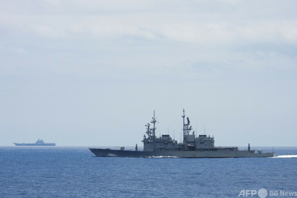 台湾周辺に中国の軍用機68機、軍艦10隻 国防部