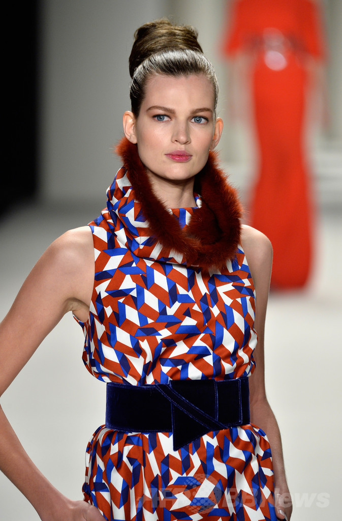 ＜14/15年秋冬NYコレクション＞キャロリーナ・ヘレラ