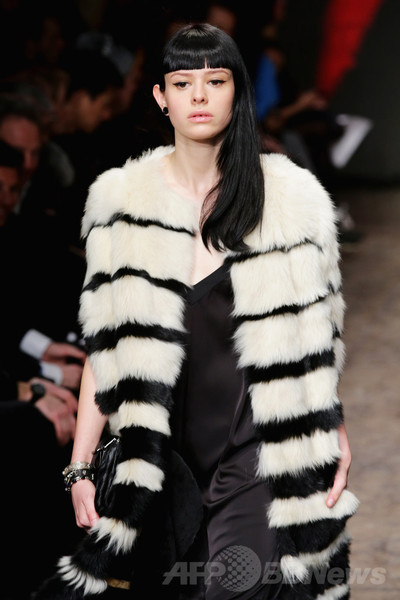 ＜14/15年秋冬NYコレクション＞DKNY