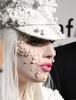 米ニューヨーク（New York）で開催された米国エイズ研究財団（American Foundation for AIDS Research、amfAR）主催のガラ・イベント「amfAR New York Gala 2010」に出席した米歌手レディー・ガガ（Lady Gaga、2010年2月10日撮影）。(c)AFP/Getty Images/Andrew H. Walker