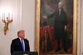 ドナルド・トランプ米大統領（2019年11月21日撮影、資料写真）。(c)Andrew CABALLERO-REYNOLDS / AFP