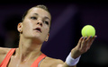 女子テニス、カタール・トータル・オープン（Qatar Total Open 2013）は15日、カタールのドーハ（Doha）でシングルス準々決勝が行われ、大会第4シードのアニエスカ・ラドワンスカ（Agnieszka Radwanska、ポーランド）は6-2、7-5で第10シードのカロリーネ・ボズニアツキ（Caroline Wozniacki、デンマーク）を下し、準決勝進出を決めた。

ラドワンスカは準決勝で大会第1シードのビクトリア・アザレンカ（Victoria Azarenka、ベラルーシ）と対戦する。

サーブトスを上げるアニエスカ・ラドワンスカ（2013年2月15日撮影）。(c)AFP/AL-WATAN DOHA/KARIM JAAFAR