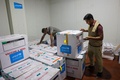 国連児童基金（UNICEF） の支援により、ケレムシャローム検問所経由でパレスチナ自治区ガザ地区に届いたポリオワクチン（2024年8月25日撮影）。(c) Eyad BABA / AFP