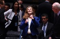 イラン核開発をめぐる決議を採択するため米ニューヨークの国連本部で開かれる国連安保理会合の会場に到着した米国のサマンサ・パワー国連大使（2015年7月20日撮影）。(c)AFP/JEWEL SAMAD