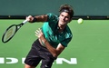 テニス、BNPパリバ・オープン、男子シングルス決勝。サーブを打つロジャー・フェデラー（2017年3月19日撮影）。(c)AFP/FREDERIC J. BROWN