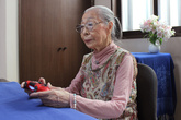 日本の「ゲーマーおばあちゃん」 90歳ユーチューバーにファン35万人