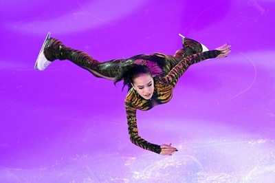 新女王ザギトワらが演技を披露、フィギュア欧州選手権エキシビション