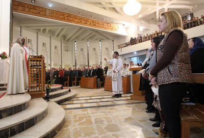 カナダ人司祭、シリア難民支援金4000万円を着服