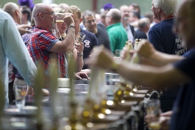 英国でビールの祭典、リアルエールで乾杯！ 