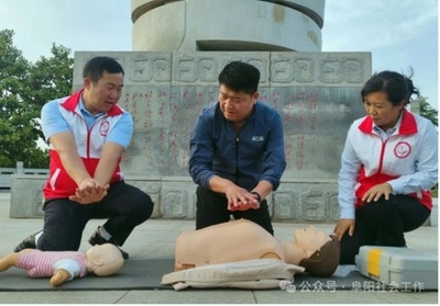 8年間「救急屋台」を続ける夫婦が広める「救命技術」・中国