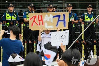 「中国の公安だろ！」投票用紙不足で大混乱の韓国…警備の警察官が“偽物”と疑われSNSで大炎上