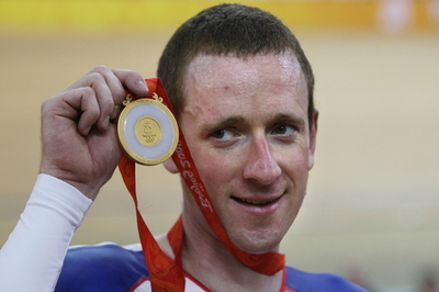 ウイギンズ 自転車・トラック男子4000メートル個人追い抜きで優勝