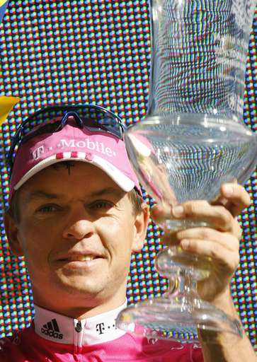 グラブシュ 第8ステージの個人タイムトライアルを制す