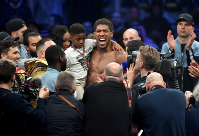 ジョシュア「光栄」、母国サッカースタジアムで防衛戦決定