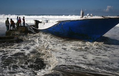 密航船か、豪クリスマス島沖で沈没 13人死亡