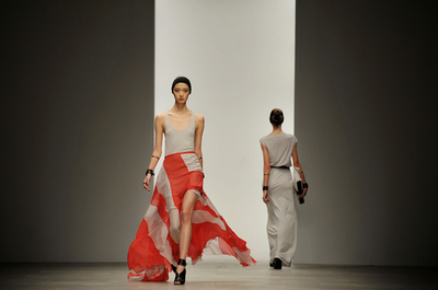 ＜12年春夏ロンドンコレクション＞アマンダ・ウェイクリー