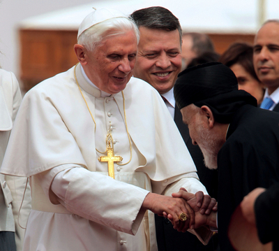 ローマ法王、中東巡礼の旅へ ヨルダンに到着