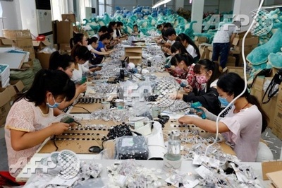 中国の労働人口、50年までに23％減少 当局予想