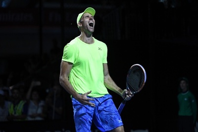 カルロビッチが計84ゲームの死闘を制す、エースは驚異の75本