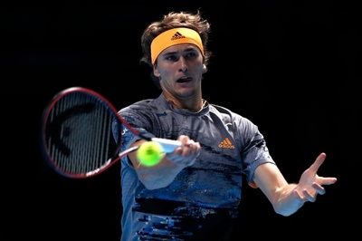 ズベレフが試合中の携帯電話使用疑惑を否定、「水のボトルかな？」