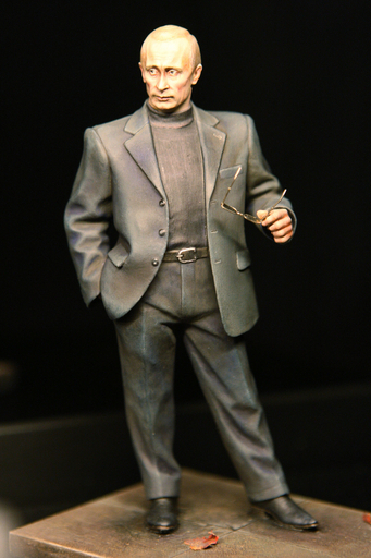 誰が注文したの？プーチン精密フィギュア、お値段は五月人形並み