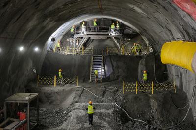 【三里河中国経済観察】中央・地方が連携し、有効投資を促進