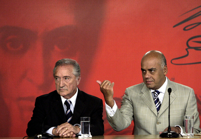 南米サッカー連盟Figueredo氏とホルヘ・ロドリゲス副大統領が会見を行う