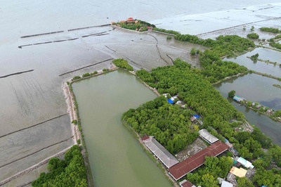 海岸後退で小学校の児童4人に 気候変動「最前線」の村 タイ