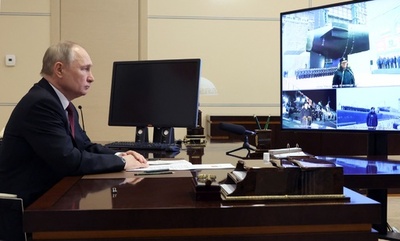 プーチン氏、原潜などの就役式に出席 海軍強化を宣言