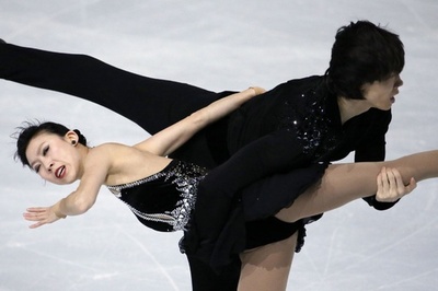 中国組がペアSP首位発進、エリック ・ボンパール杯