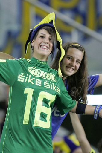 観衆は女性と子どもだけ、トルコで男性客入場禁止の試合開催