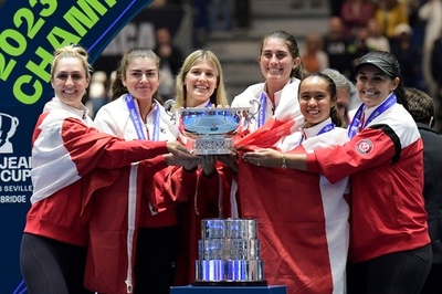 カナダがBJK杯初優勝 男女で団体戦頂点に