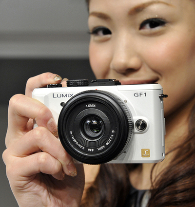 パナソニック、小型デジタル一眼「ルミックス」新機種を18日発売