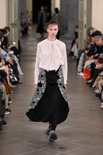 Rakuten Fashion Week Tokyo 2023AW, support surface