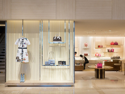 「ルイ・ヴィトン」表参道店がリニューアルオープン、先行発売アイテムも