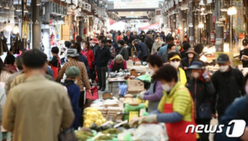 ソウル市内の伝統市場の様子(c)news1