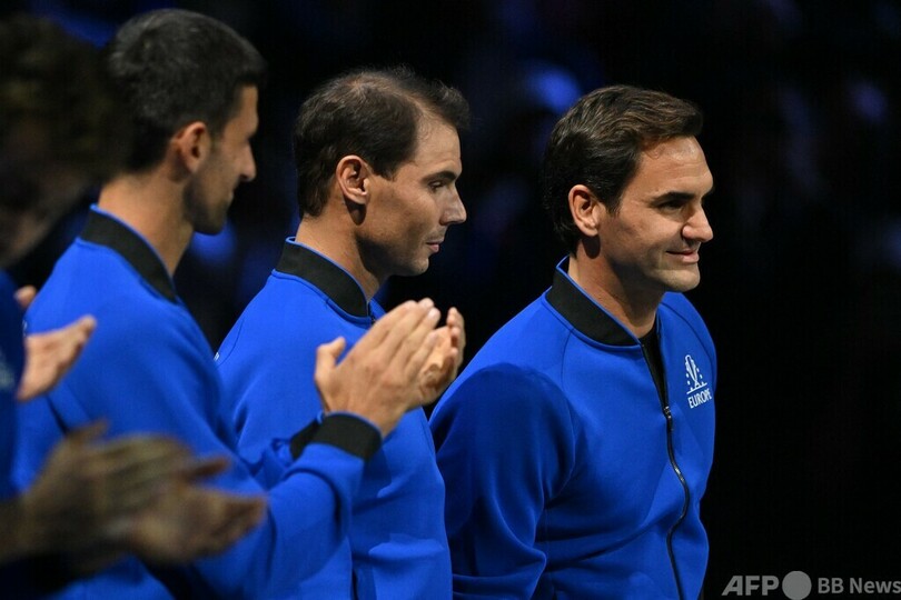 フェデラー、涙の現役引退 盟友ナダルとダブルスで幕