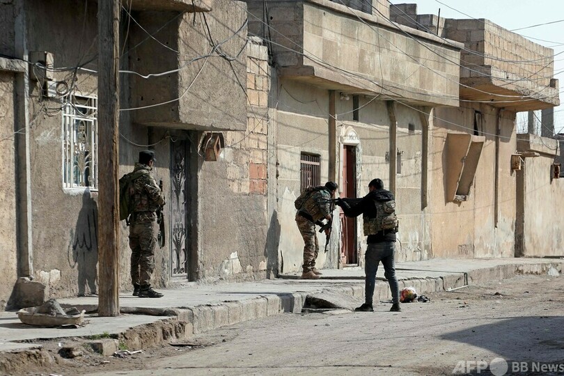 シリアのIS構成員収容所襲撃 戦闘で90人近く死亡