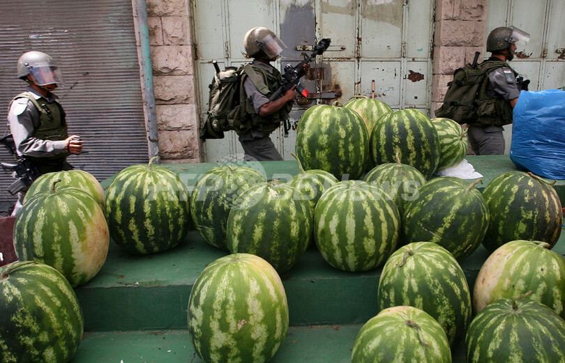 ユダヤ人入植地近くで抗議デモ、パレスチナ