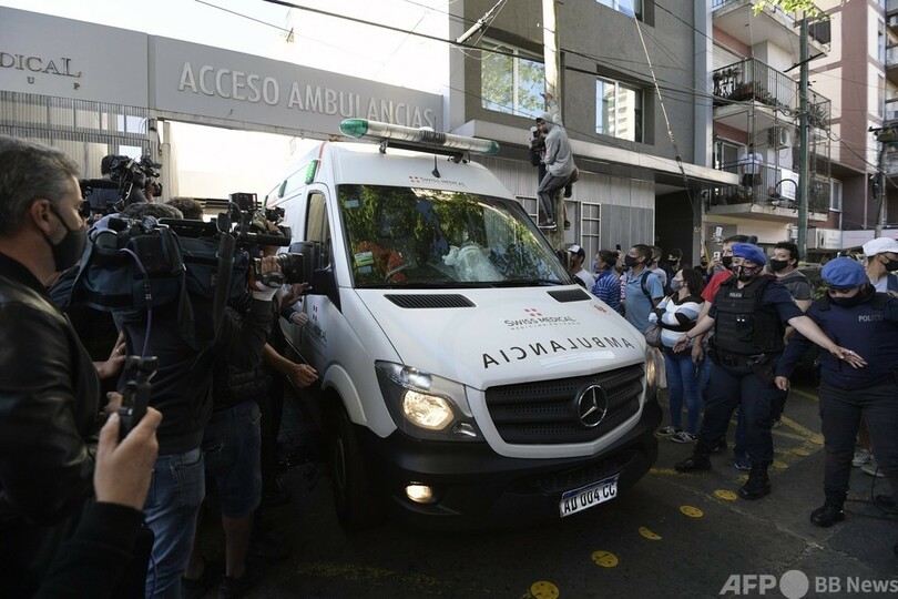 脳手術のマラドーナ氏が退院 代理人「奇跡」