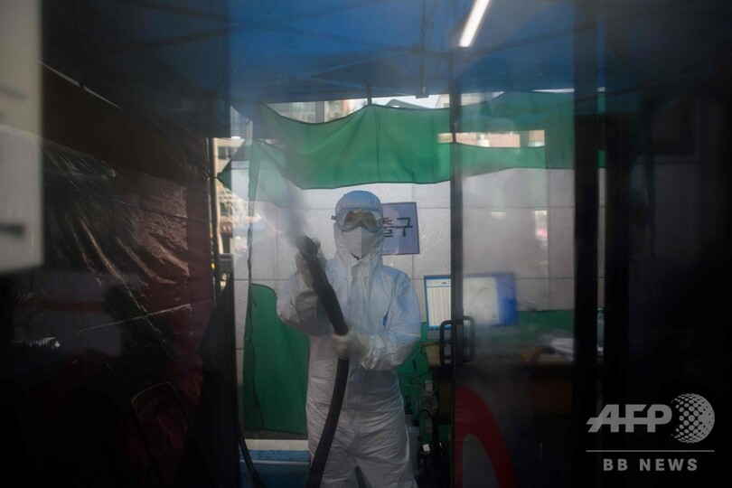 「消毒も楽々」電話ボックス風コロナ検査場、韓国が導入