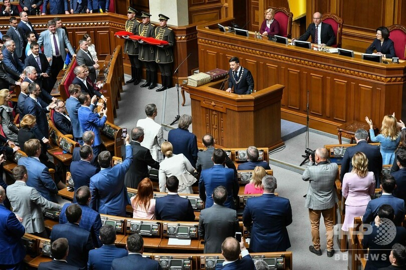 コメディー俳優のゼレンスキー氏、ウクライナ大統領に就任