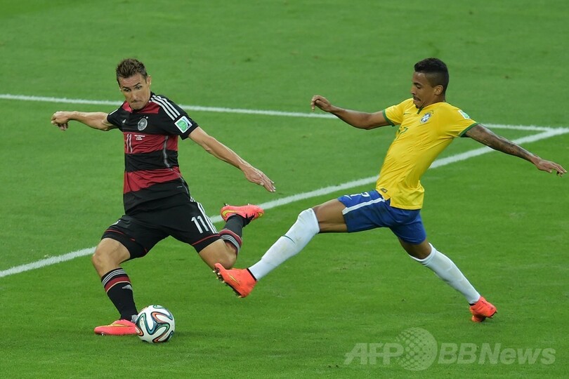 ドイツが7ゴールを奪い決勝へ、ブラジルは歴史的大敗