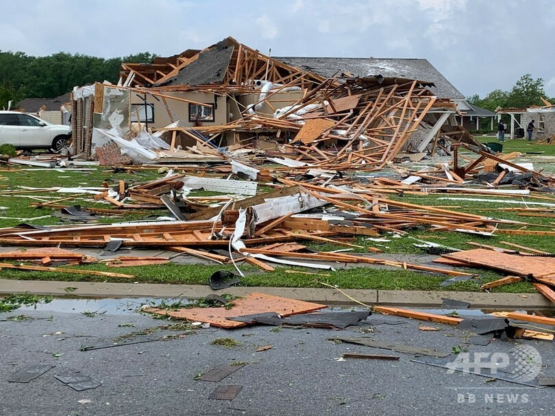 米南部で複数の竜巻 少なくとも32人死亡 停電被害も 写真2枚 国際ニュース Afpbb News